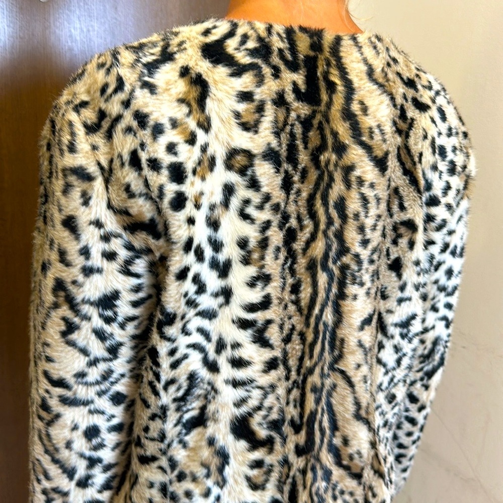 EXPRESS Fux Fur Leopard ๐ Jacket Side Pockets & Lined - Picture 4 of 10